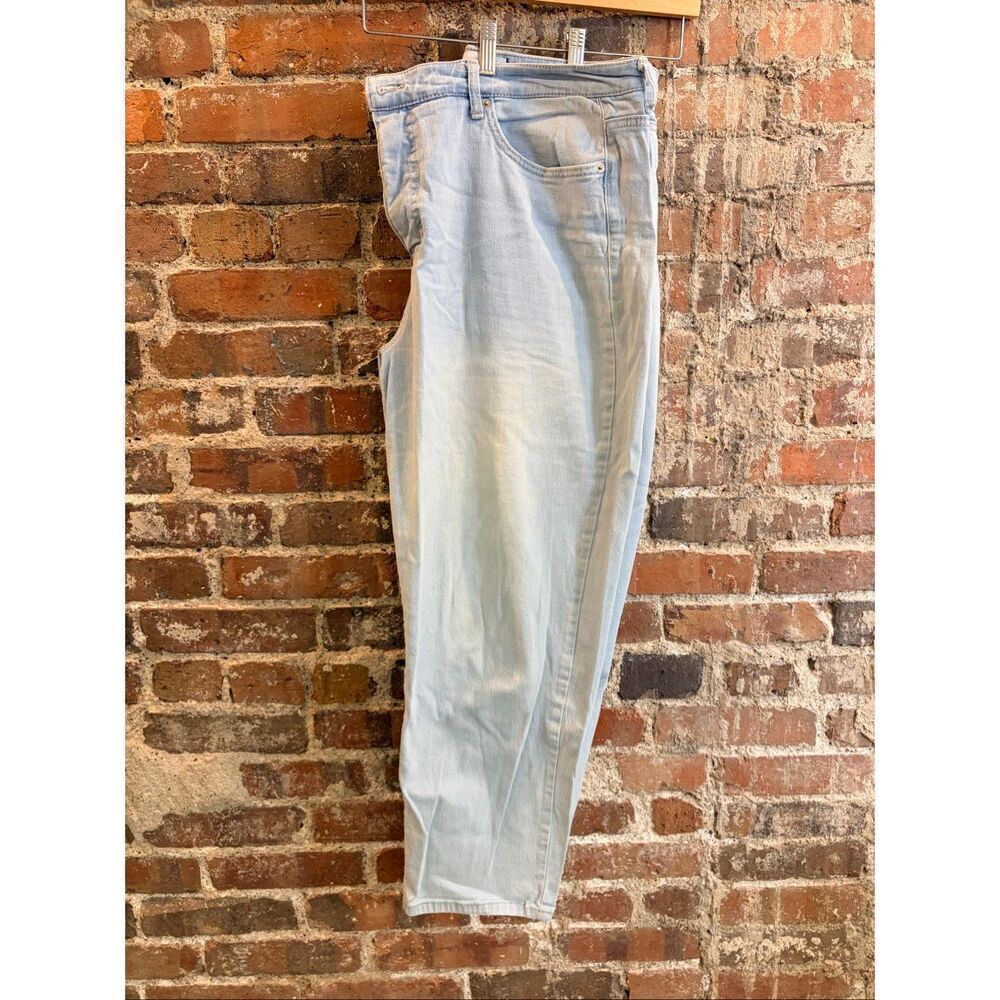 CROWN & IVY • Light Wash Cotton Spandex Blend High Waist Bootcut Denim Blue Jean